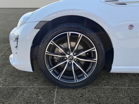 Used 2017 Toyota 86 RWD image 15