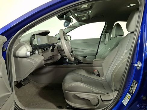 Used 2023 Hyundai Elantra SEL w/ Convenience Package FWD image 15