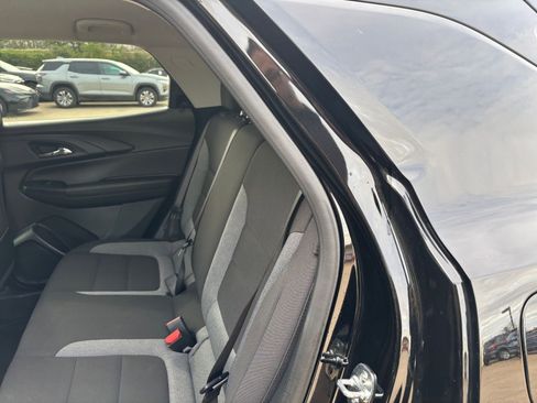 Used 2025 Chevrolet TrailBlazer LT image 37