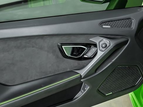 Used 2020 Lamborghini Huracan EVO AWD/4WD image 16
