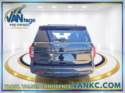 Used 2022 Ford Expedition Limited AWD/4WD image 7