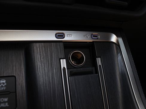 Used 2025 Lexus GX 550 w/ Accessory Package (32) AWD/4WD image 66