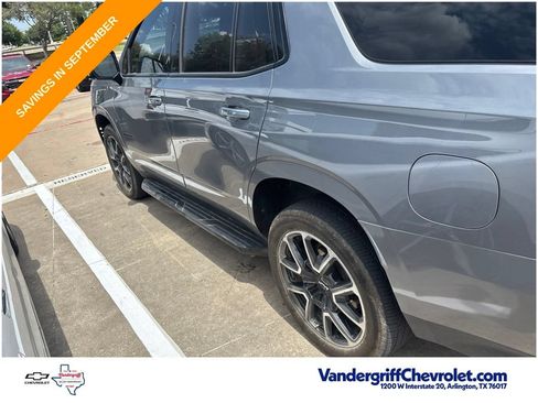 Used 2022 Chevrolet Tahoe RST w/ Luxury Package AWD/4WD image 9