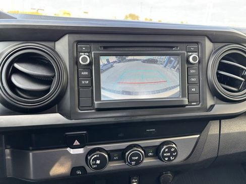 Used 2019 Toyota Tacoma SR image 18