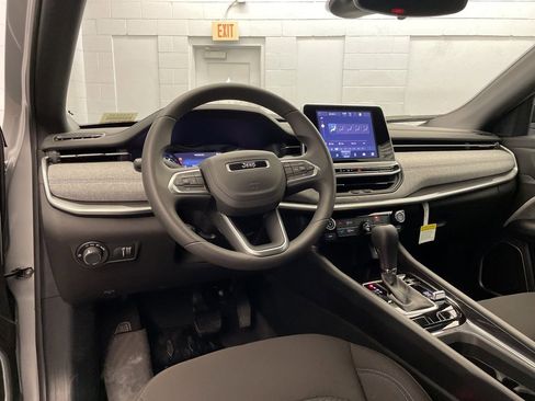 New 2025 Jeep Compass Sport image 9