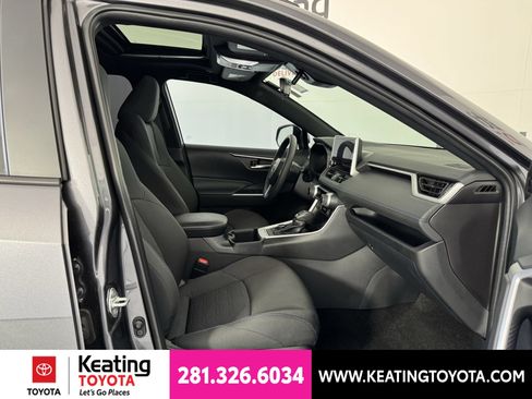 Used 2025 Toyota RAV4 SE w/ Convenience Package AWD/4WD image 21