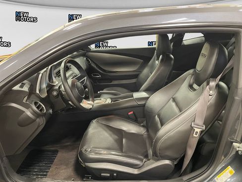 Used 2010 Chevrolet Camaro SS RWD image 9