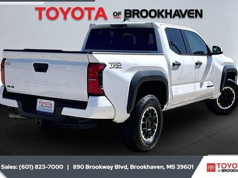 Used 2024 Toyota Tacoma TRD Off-Road image 11