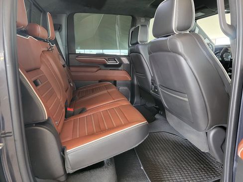 Used 2024 GMC Sierra 2500 Denali Ultimate w/ Max Trailering Package AWD/4WD image 7