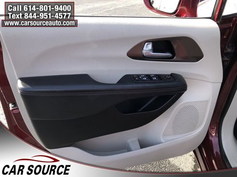 Used 2018 Chrysler Pacifica Touring-L Plus w/ Advanced Safetytec Group image 18