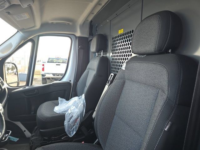Used 2025 RAM ProMaster 2500 w/ Quick Order Package 22G SLT FWD image 12
