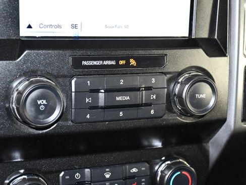 Used 2019 Ford F150 XLT w/ Equipment Group 302A Luxury AWD/4WD image 33