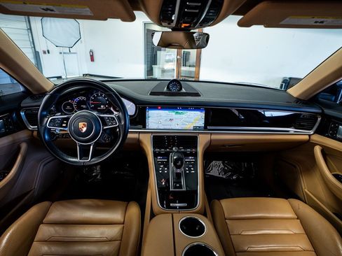 Used 2019 Porsche Panamera image 59