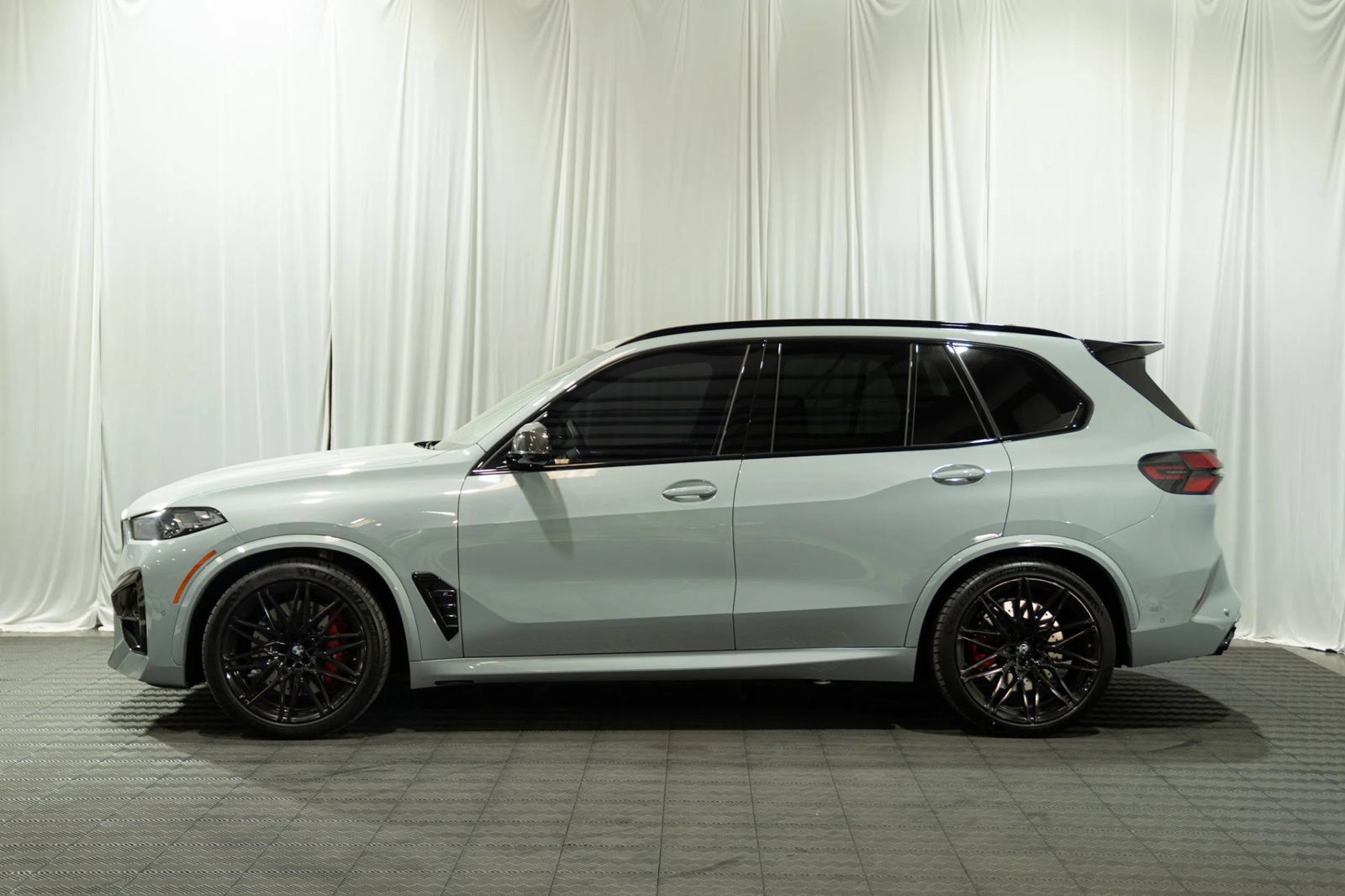 Used 2026 BMW X5 M Competition w/ Executive Package AWD/4WD image 6