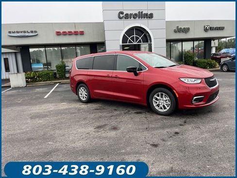 New 2026 Chrysler Pacifica Select image 1