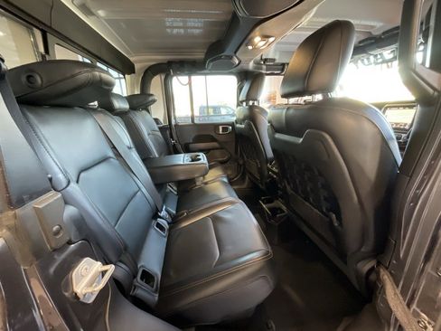 Used 2022 Jeep Gladiator Mojave w/ Cold Weather Group image 22