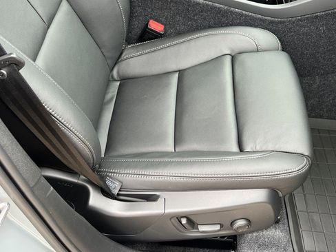 New 2026 Volvo XC40 B5 Ultra w/ Protection Package Premier image 8