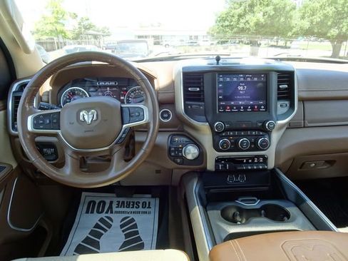 Used 2020 RAM 1500 Laramie AWD/4WD image 20