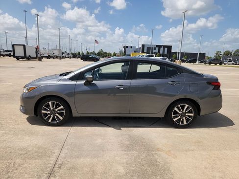 Used 2025 Nissan Versa SV FWD image 8