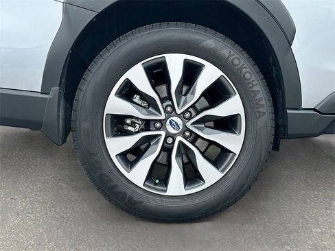 Certified 2025 Subaru Outback Limited w/ Popular Package #2 image 32