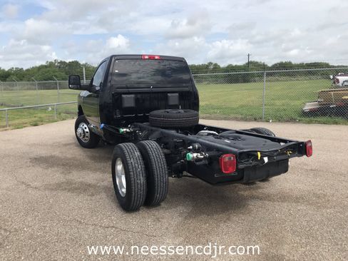 New 2025 RAM 3500 Tradesman image 8