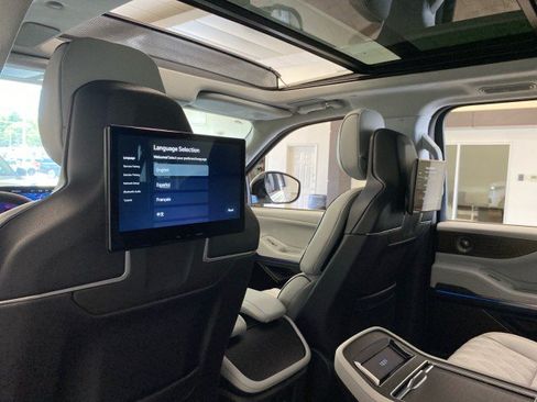 New 2026 Lincoln Navigator L Black Label AWD/4WD image 12