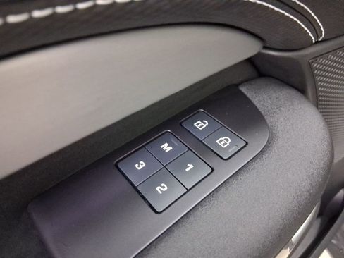 New 2026 Land Rover Discovery Limited Edition image 11