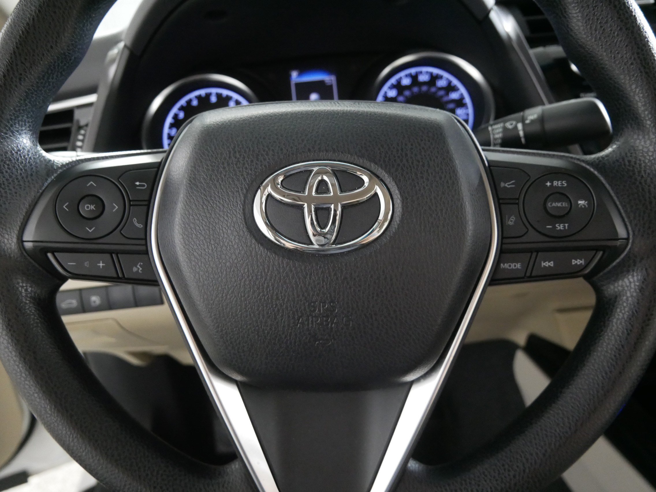 Used 2018 Toyota Camry LE w/ Convenience Package FWD image 25