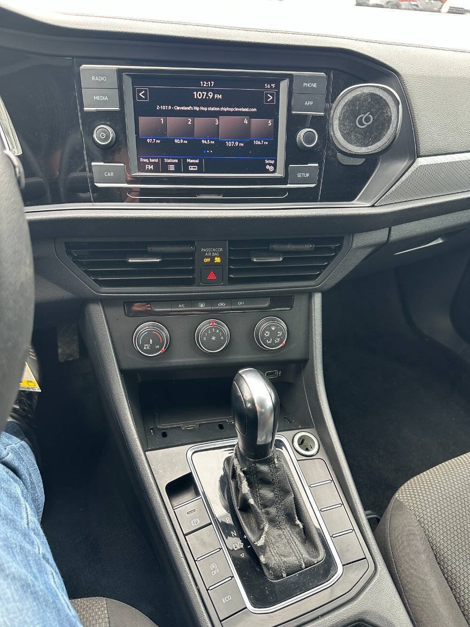 Used 2019 Volkswagen Jetta SE FWD image 22