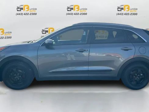 Used 2017 Kia Niro LX image 8