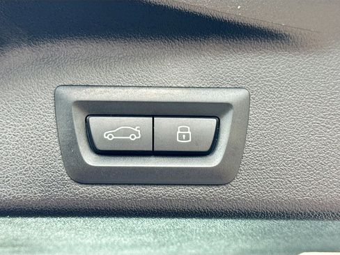 Used 2023 BMW X5 sDrive40i w/ M Sport Package image 13