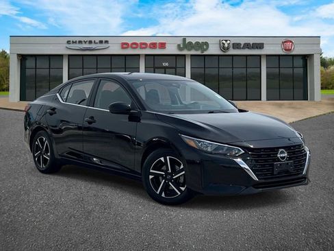 Used 2024 Nissan Sentra SV FWD image 2