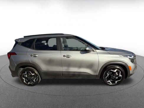 Used 2025 Kia Seltos S image 16