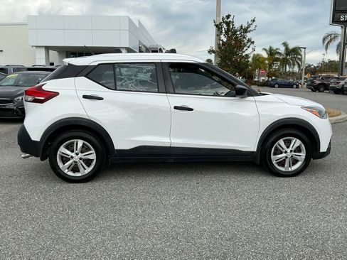 Used 2019 Nissan Kicks S w/ Exterior Package image 11