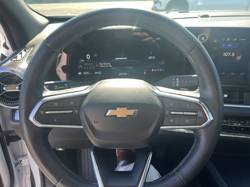 Used 2025 Chevrolet Equinox LT w/ Convenience Package II AWD/4WD image 12