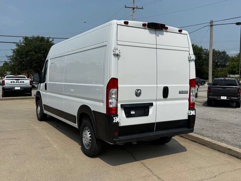 Used 2025 RAM ProMaster 2500 w/ Convenience Group FWD image 8