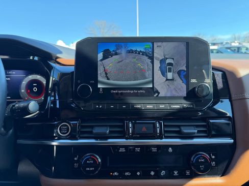 Used 2023 Nissan Pathfinder Platinum image 44