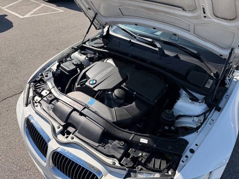 Used 2011 BMW 335i xDrive Coupe w/ Premium Pkg AWD/4WD image 12