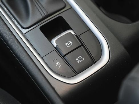 Used 2020 Hyundai Santa Fe SE FWD image 33
