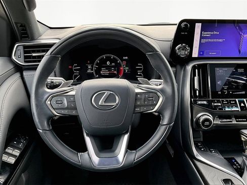 Used 2024 Lexus LX 600 4WD w/ Luxury Package image 5