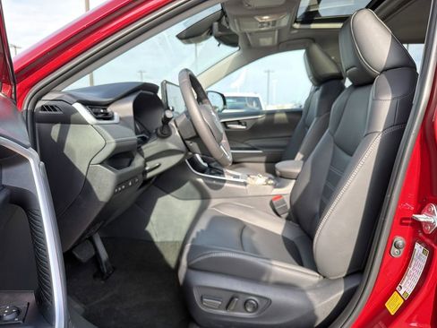 Used 2025 Toyota RAV4 XLE Premium w/ Weather Package FWD image 8