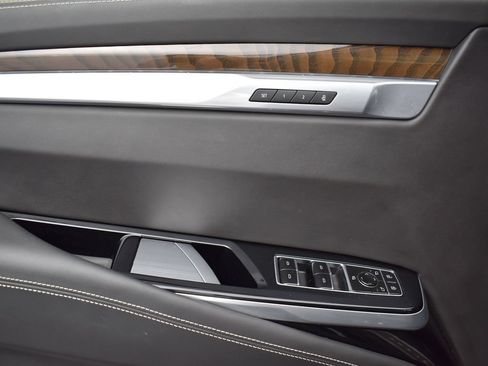 Used 2025 Cadillac Escalade Sport Platinum AWD/4WD image 10