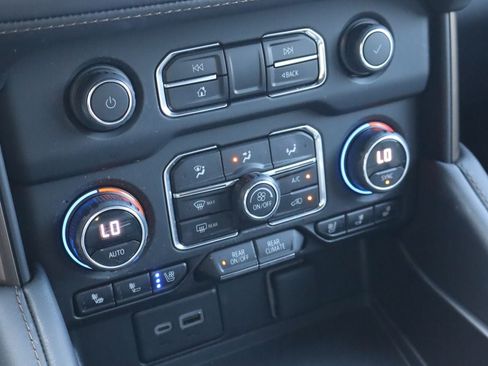 Used 2023 Chevrolet Tahoe High Country w/ LPO, Illumination Package RWD image 27