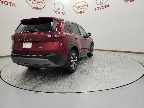 Used 2023 Nissan Rogue SV FWD image 8