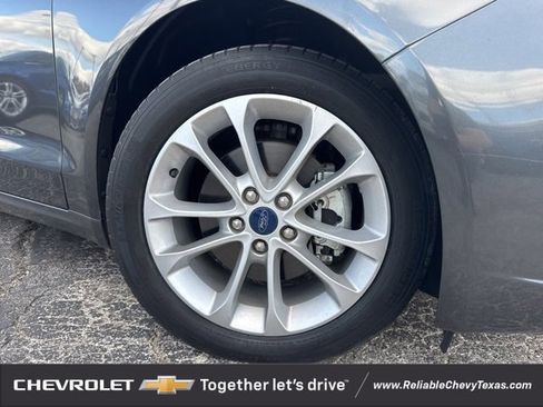 Used 2020 Ford Fusion SE image 29