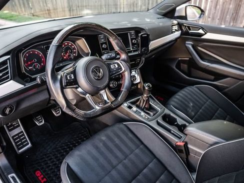 Used 2020 Volkswagen Jetta GLI FWD image 3