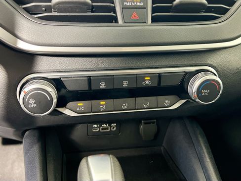 Used 2022 Nissan Altima 2.5 SV AWD/4WD image 26