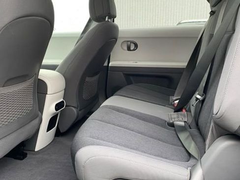 Used 2025 Hyundai Ioniq 5 SE image 15