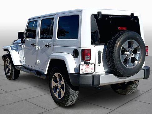 Certified 2018 Jeep Wrangler Unlimited Sahara image 11