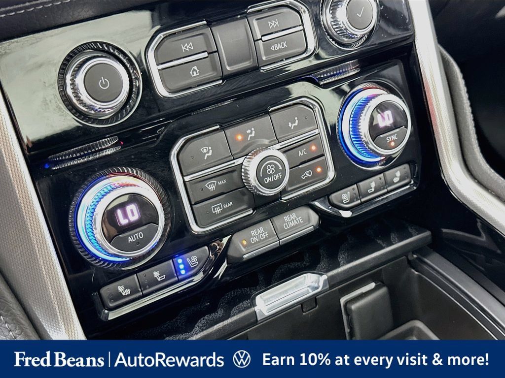 Used 2022 GMC Yukon XL Denali w/ Advanced Technology Package AWD/4WD image 22